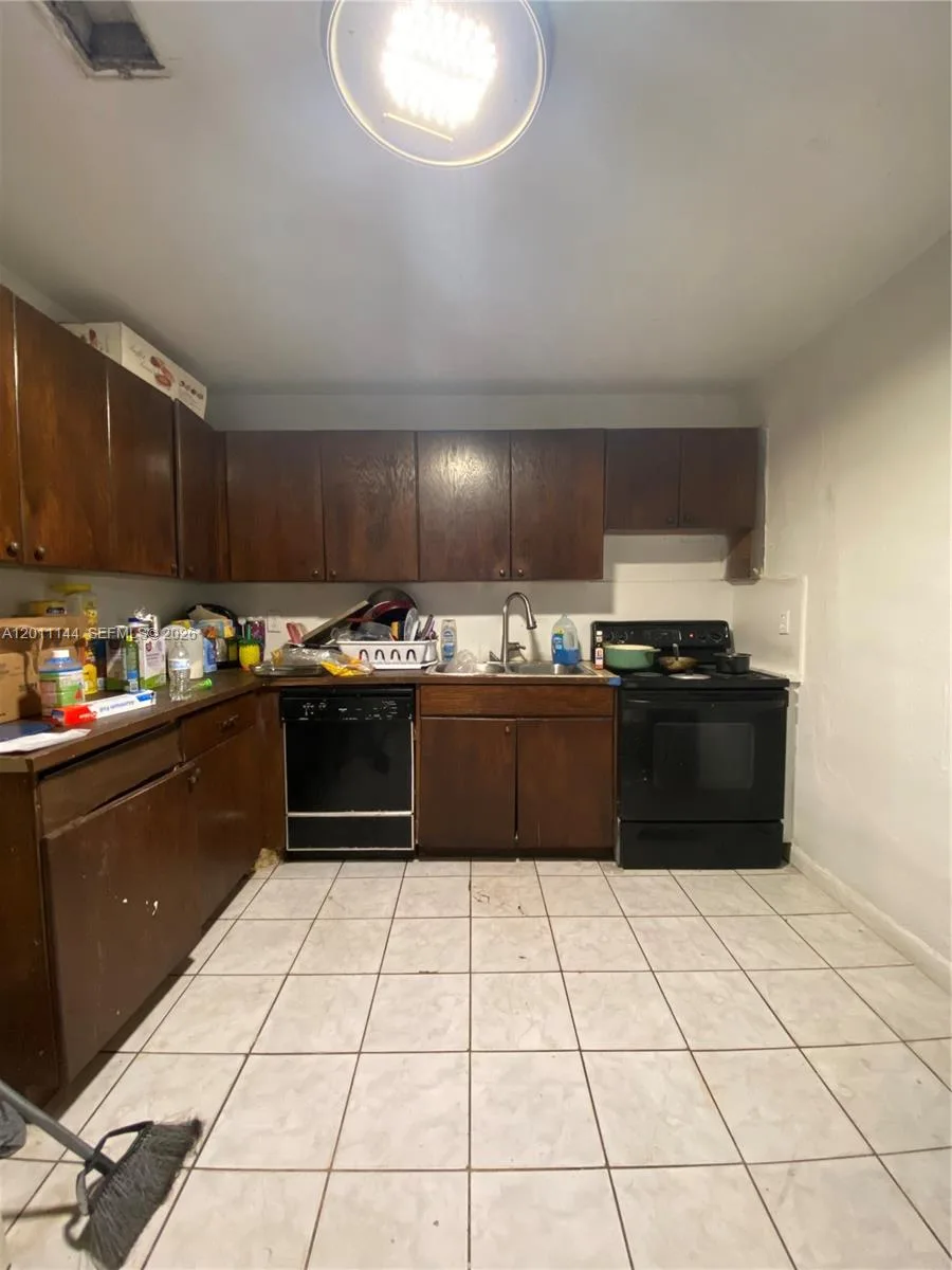 3956 NW 182nd Ln, Miami Gardens, FL 33055 photo 3