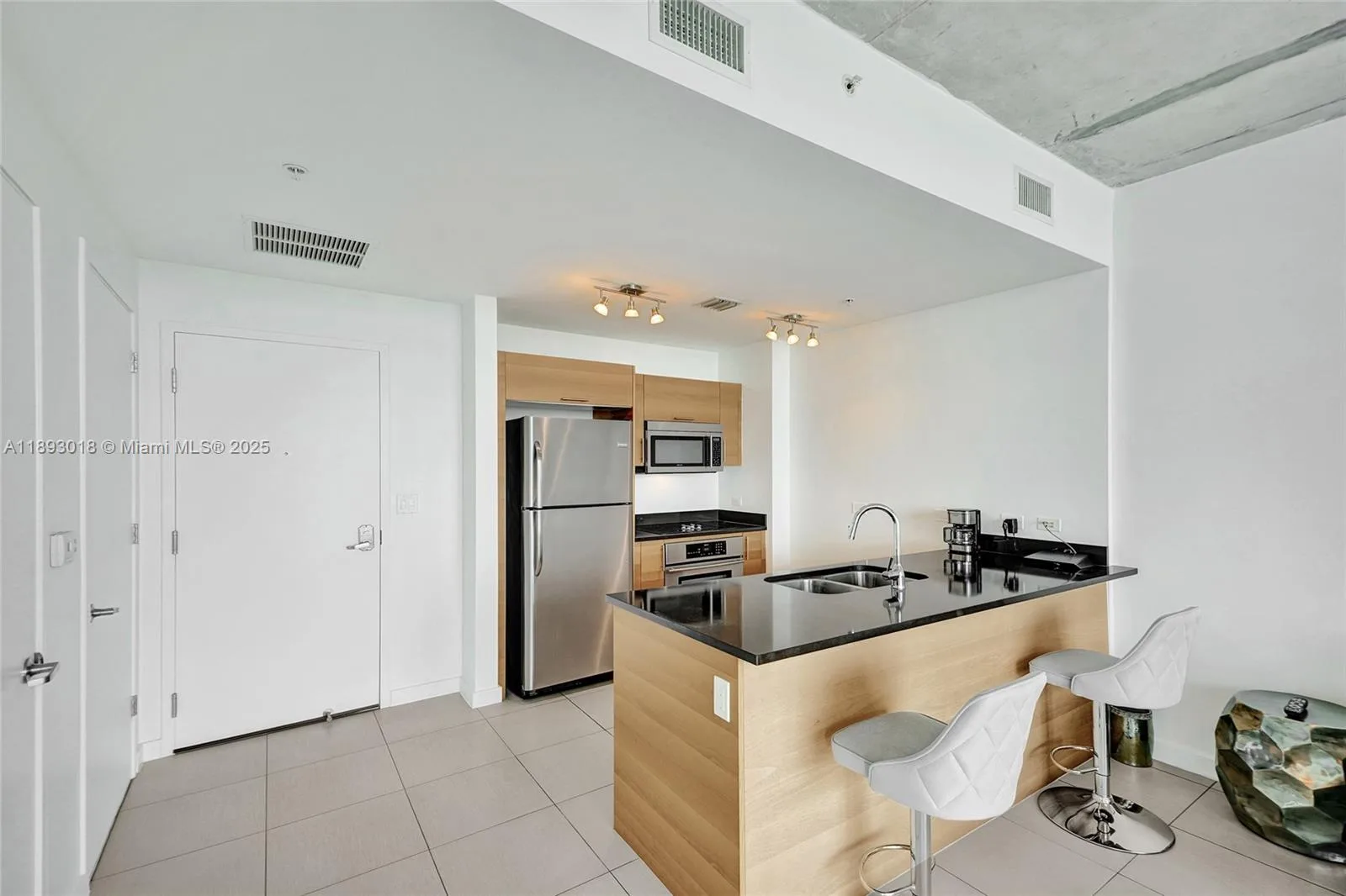 3301 NE 1st Ave # H2205, Miami, FL 33137 photo 2