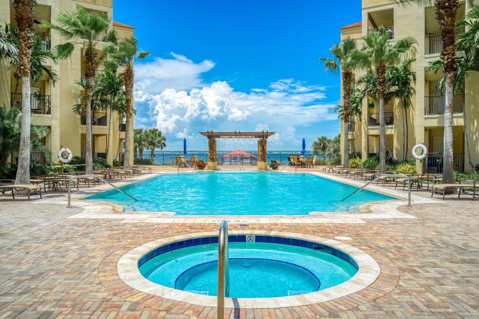 2351 Lakeview Drive # 209, Sebring, FL 33870 photo 2