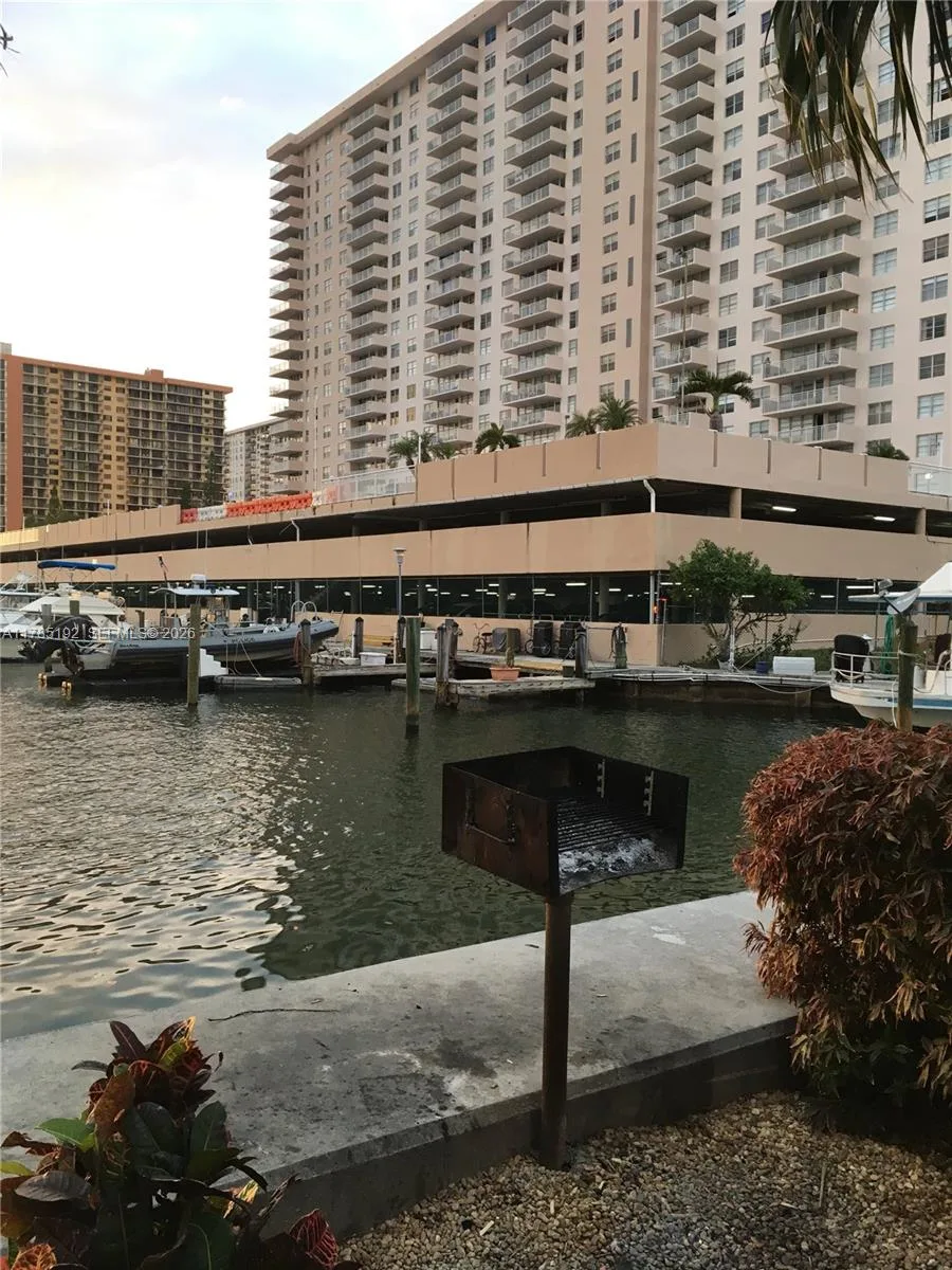 250 174th St # 706, Sunny Isles Beach, FL 33160 photo 7