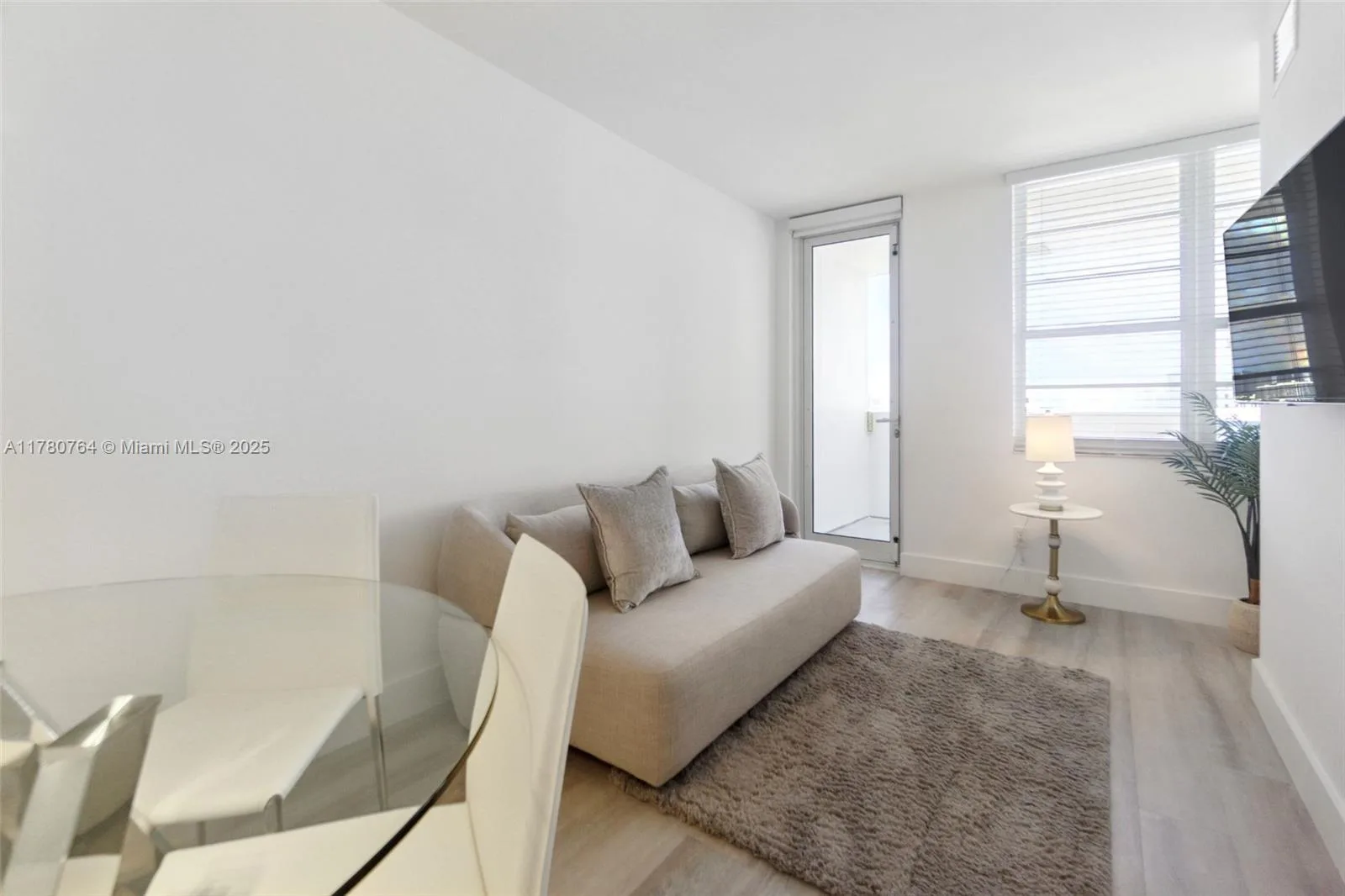 100 Lincoln Rd # 1218, Miami Beach, FL 33139 photo 3