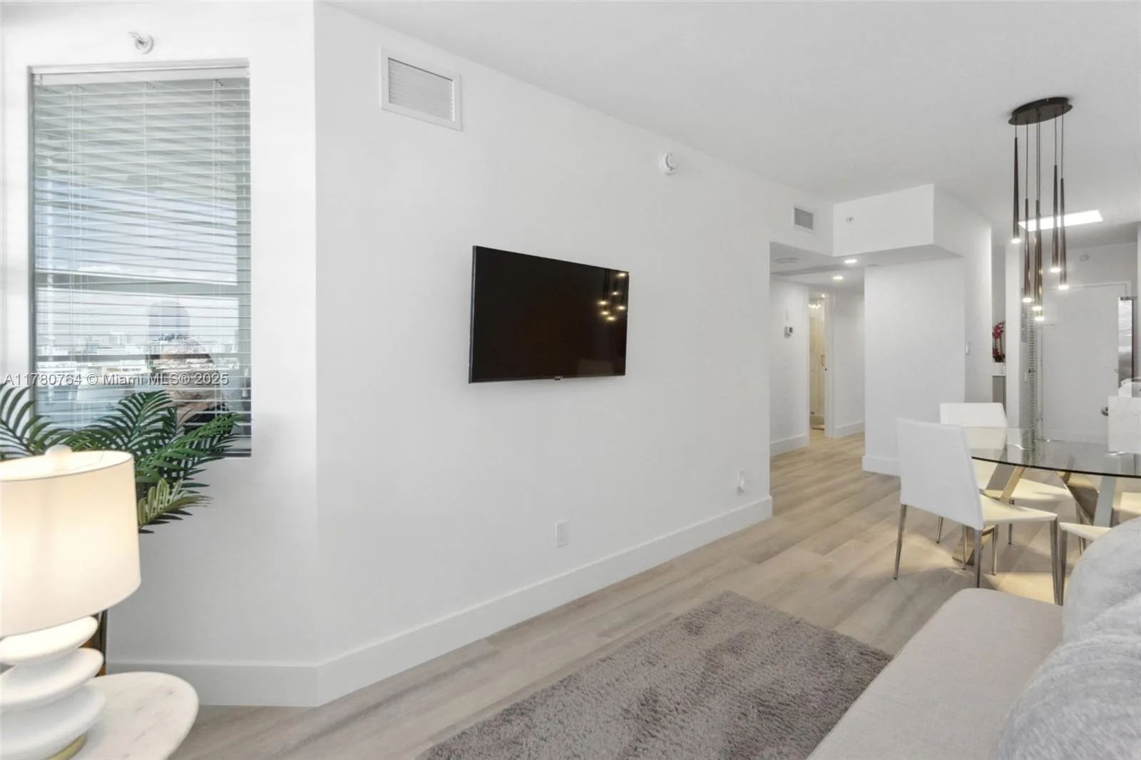 100 Lincoln Rd # 1218, Miami Beach, FL 33139 photo 4