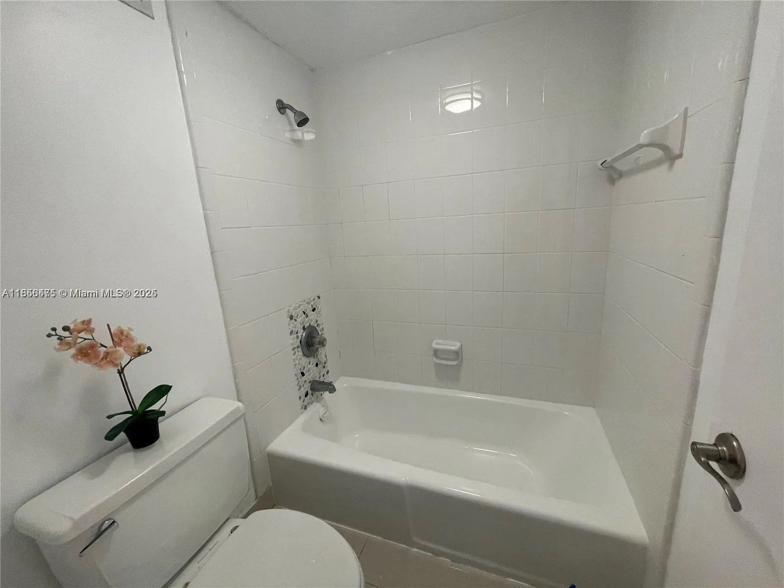 2899 Collins Ave # 1420, Miami Beach, FL 33140 photo 11