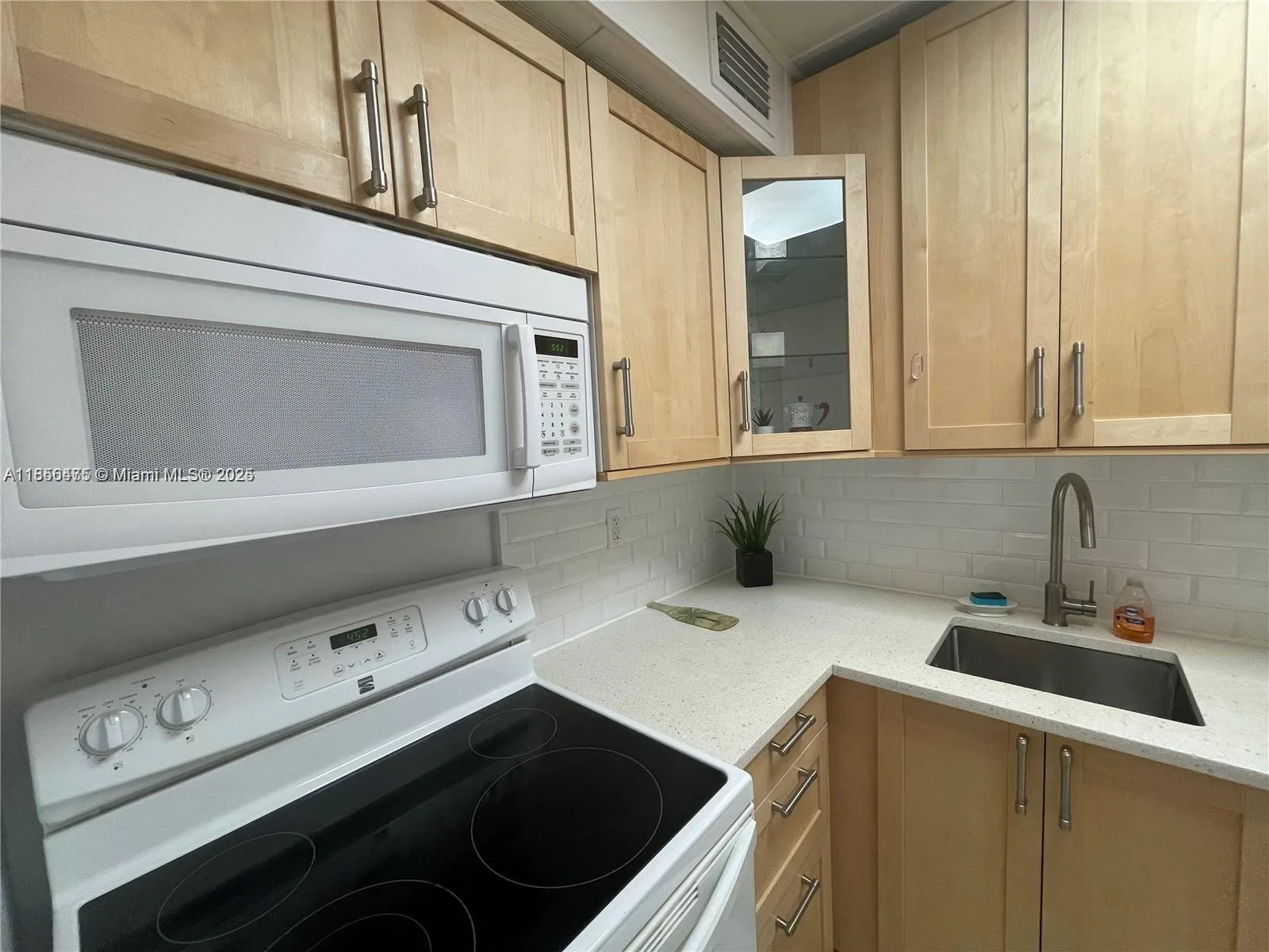 2899 Collins Ave # 1420, Miami Beach, FL 33140 photo 7