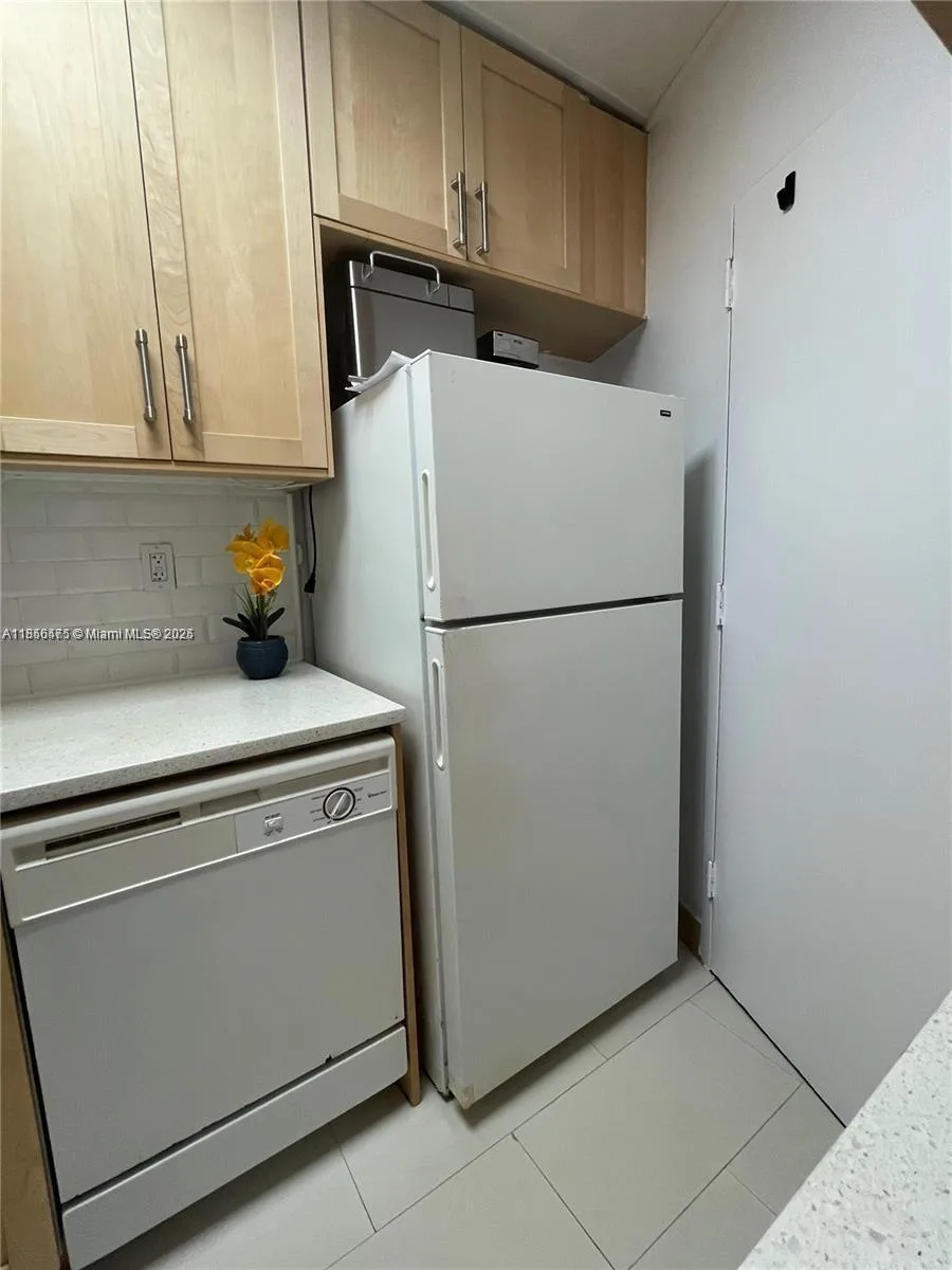 2899 Collins Ave # 1420, Miami Beach, FL 33140 photo 8