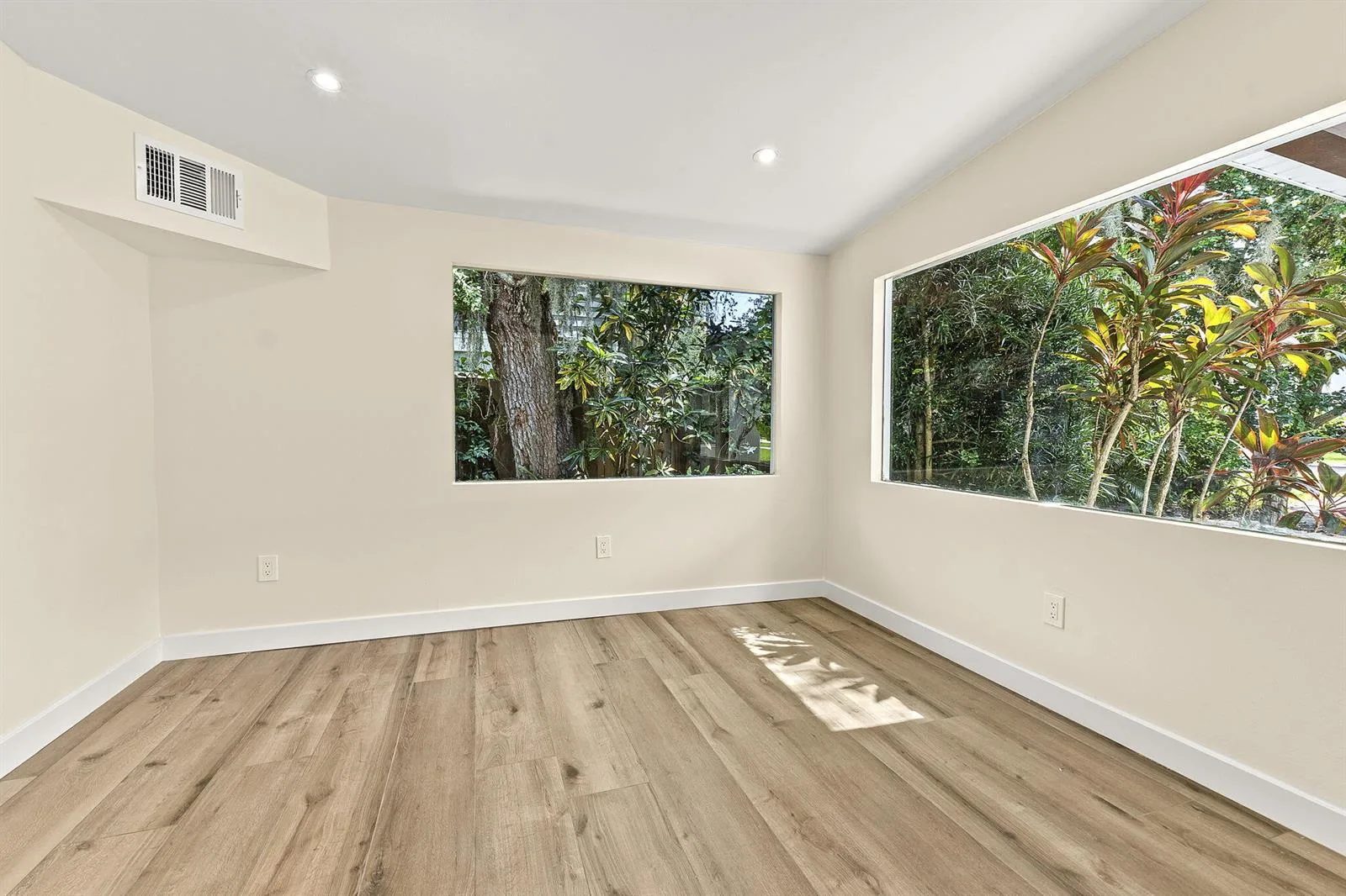 3615 INDIAN RIVER Drive E, Vero Beach, FL 32963 photo 12