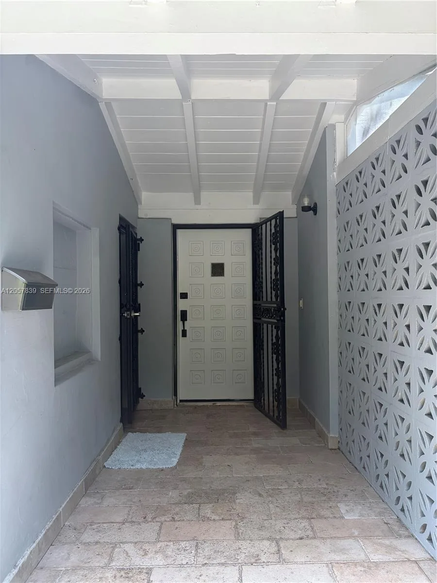 6625 Nervia St, Coral Gables, FL 33146 photo 5