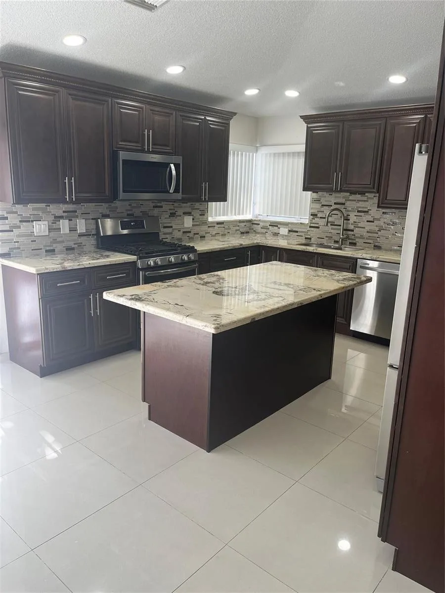 13412 NW 5th Place, Plantation, FL 33325 photo 3