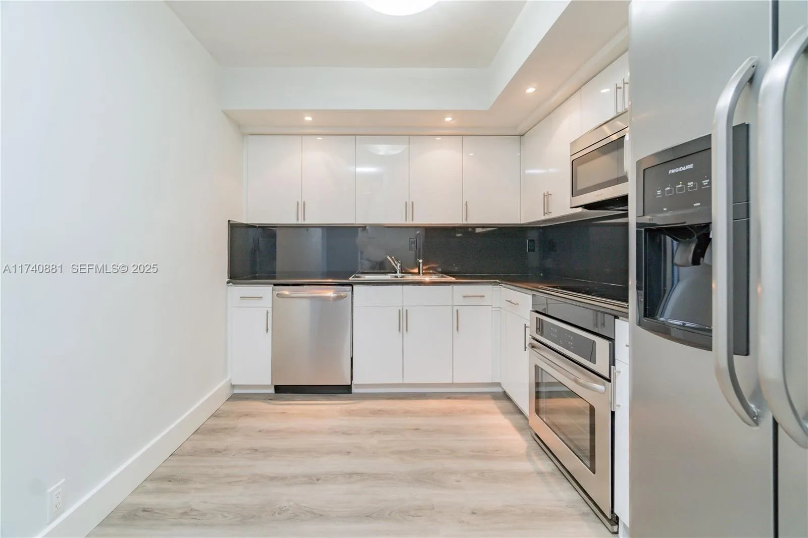 3530 Mystic Pointe Dr # 1513, Aventura, FL 33180 photo 3