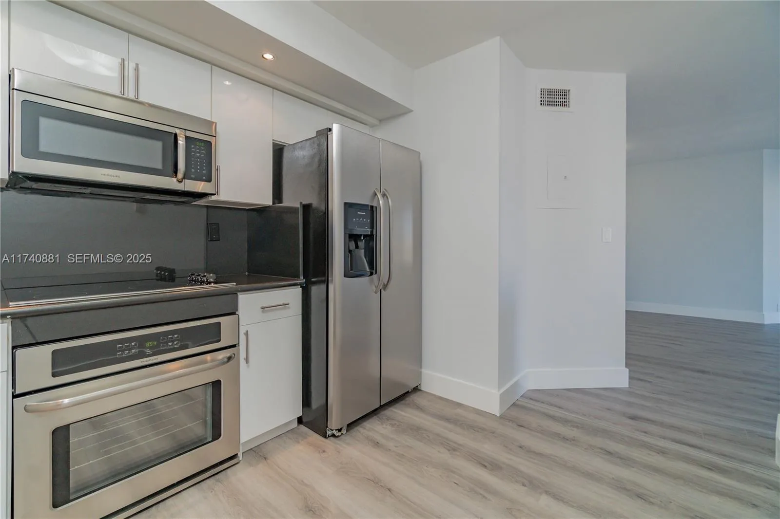 3530 Mystic Pointe Dr # 1513, Aventura, FL 33180 photo 4