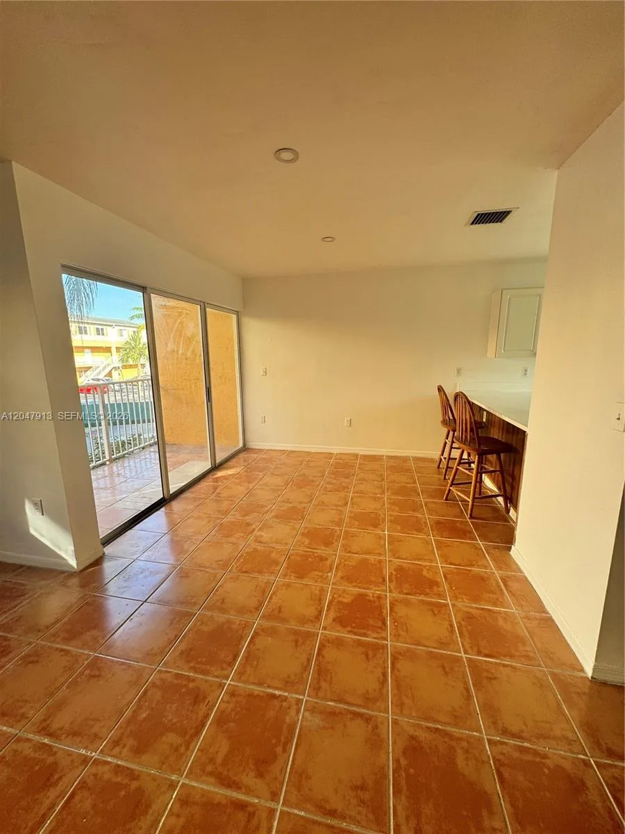 6245 Kendale Lakes Cir # 208, Miami, FL 33183 photo 11