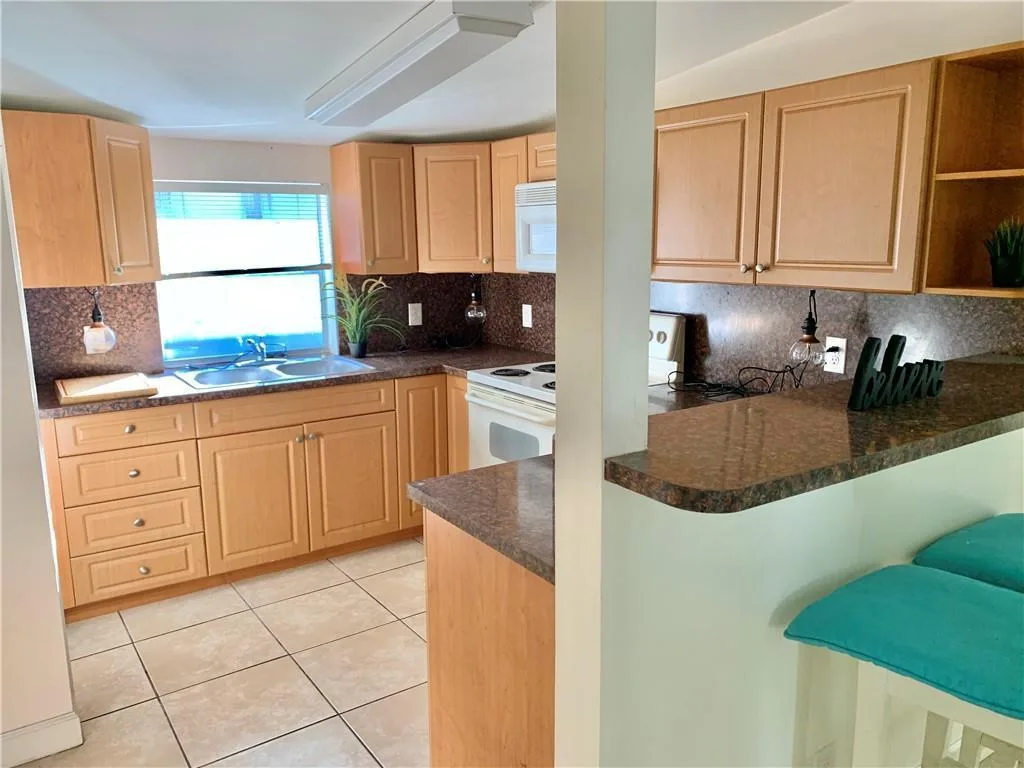 622 SW 5th Avenue, Fort Lauderdale, FL 33315 photo 2
