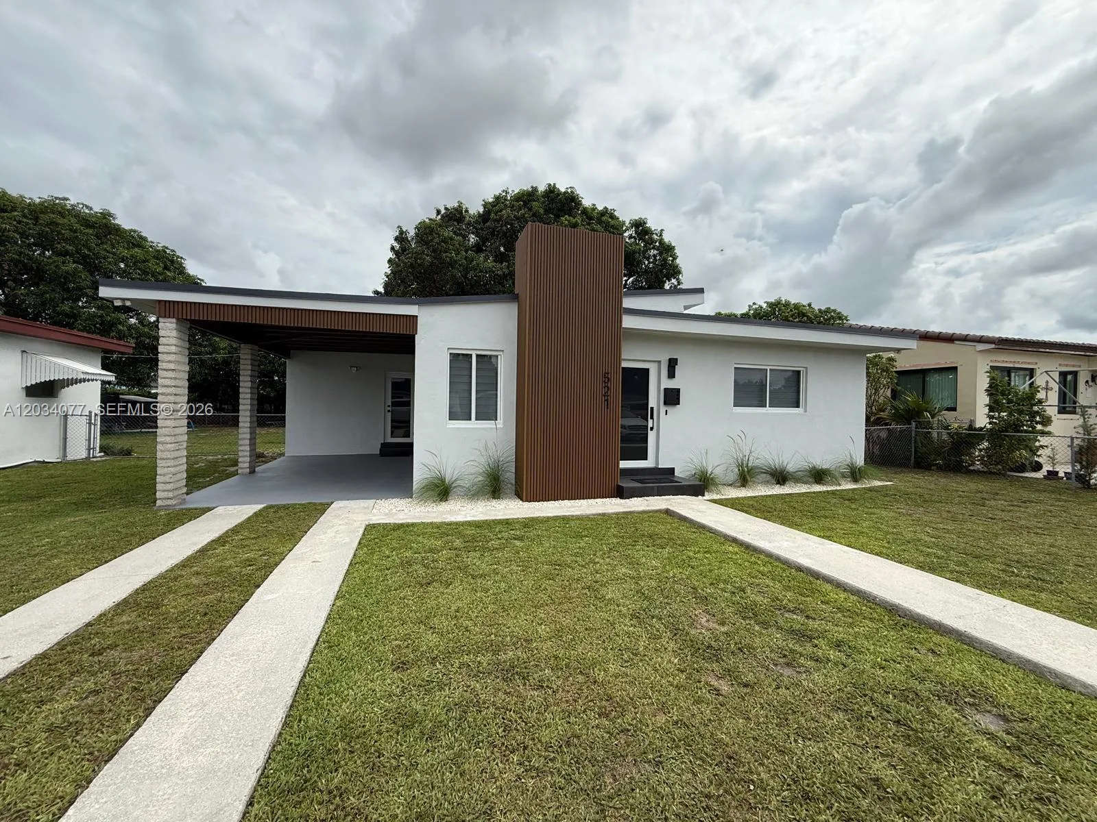 521 E 33rd St, Hialeah, FL 33013 photo 2
