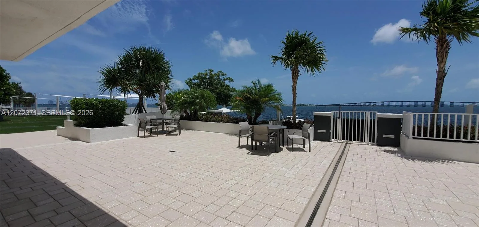 Brickell Harbour – photo 29