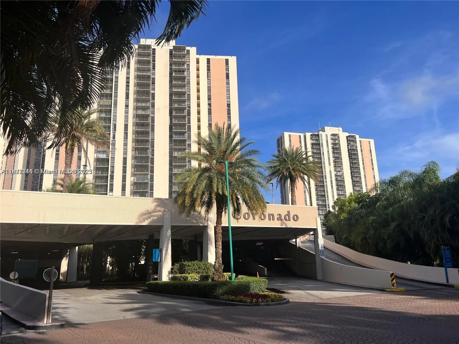 20379 W Country Club Dr # 2233, Aventura, FL 33180 photo 2