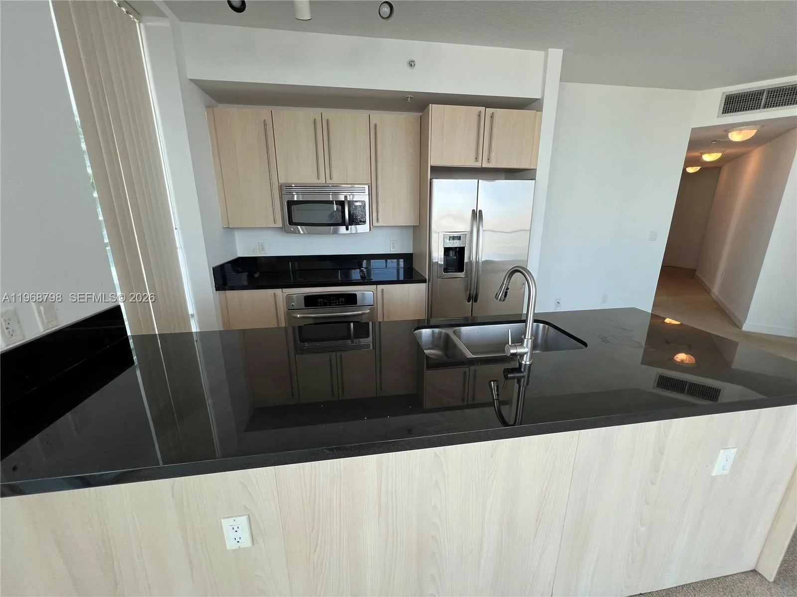 79 SW 12th St # 1112-S, Miami, FL 33130 photo 4