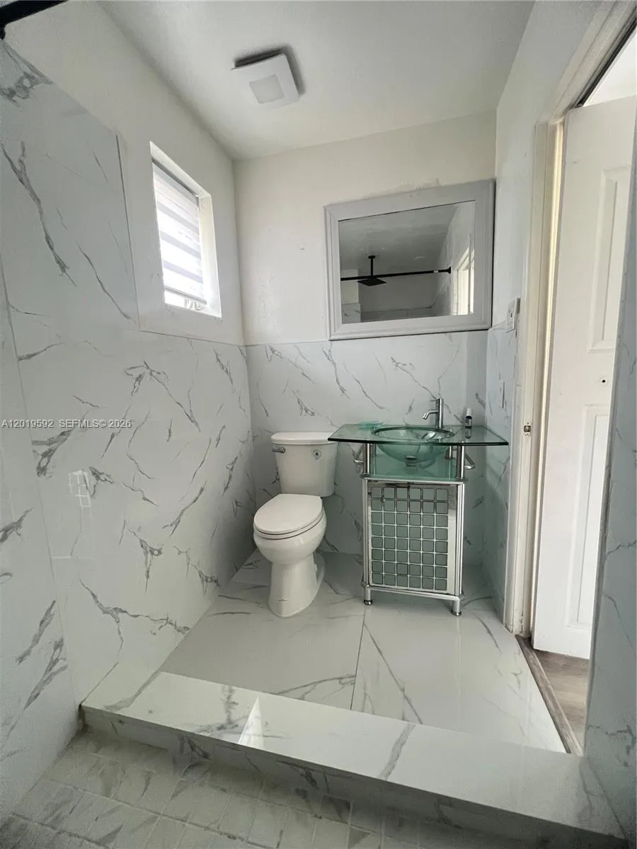 1711 Thomas St, Hollywood, FL 33020 photo 10