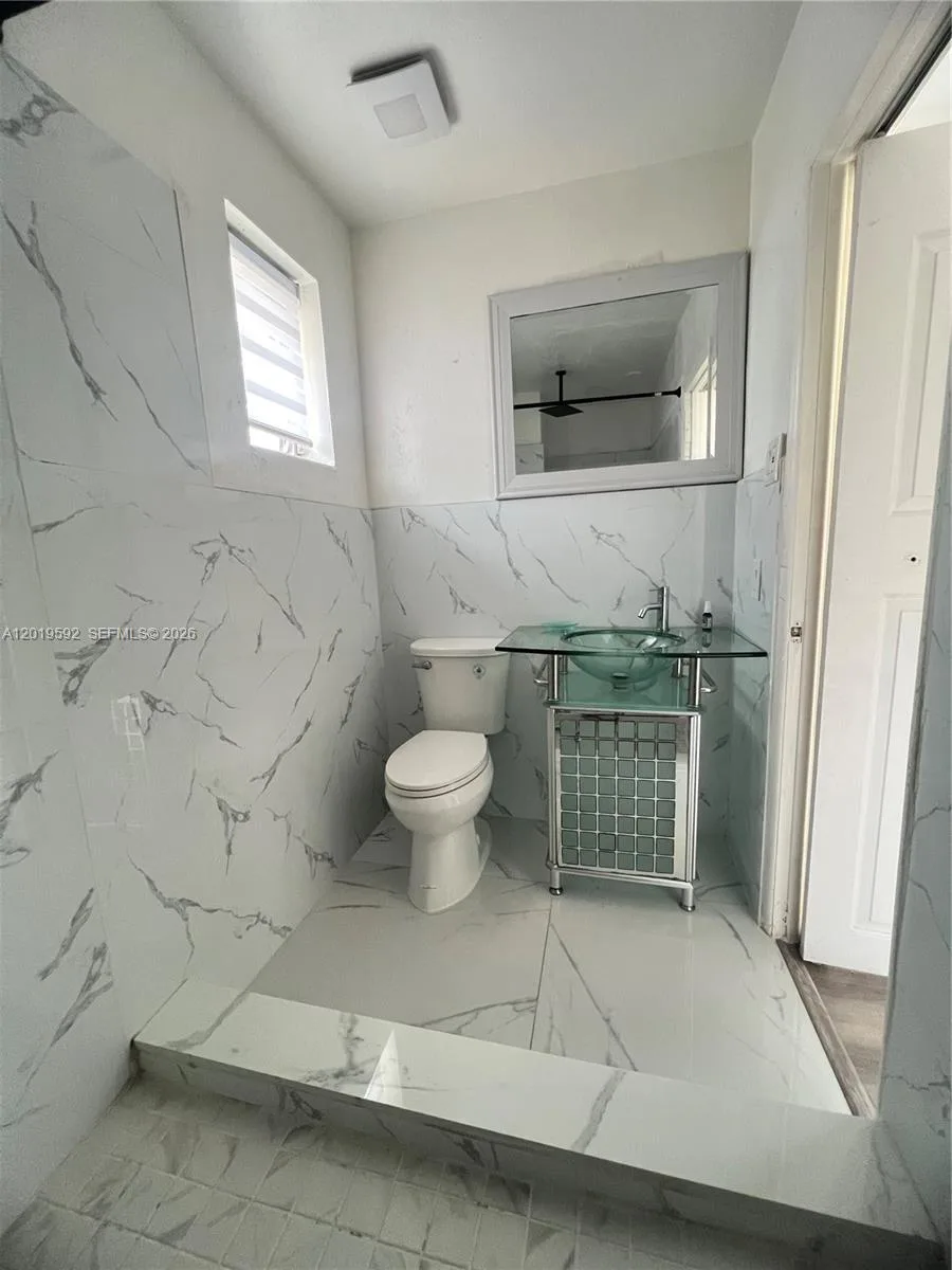 1711 Thomas St, Hollywood, FL 33020 photo 11