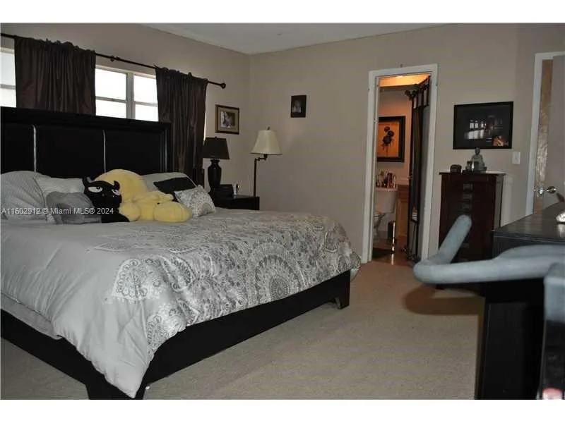 11855 NE 19th Dr # 1, North Miami, FL 33181 photo 5