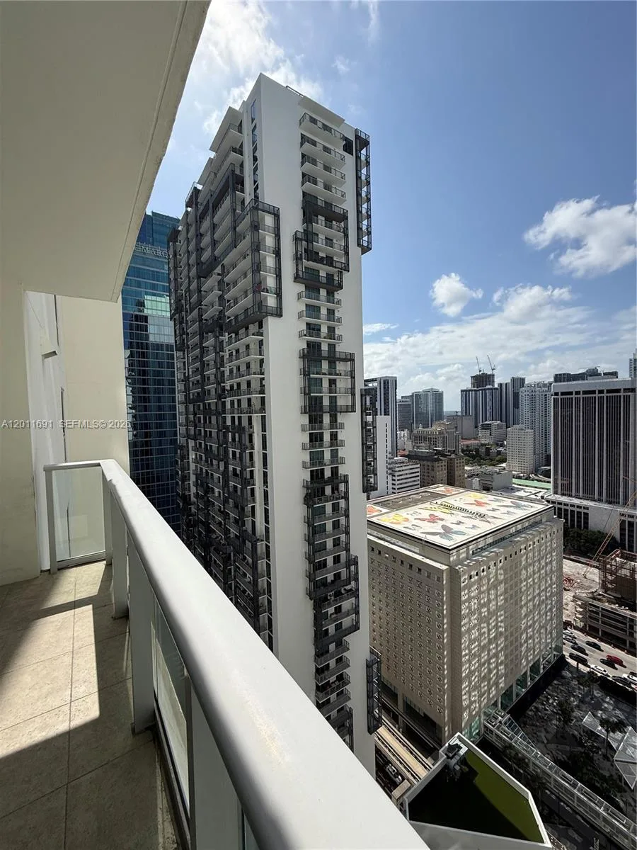 300 S Biscayne Blvd # T-2903, Miami, FL 33131