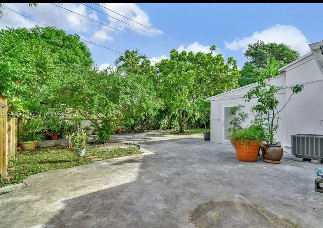 6391 SW 39th St, Miami, FL 33155 photo 3