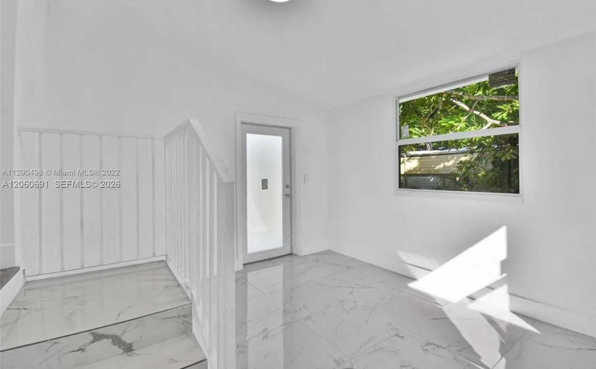 6391 SW 39th St, Miami, FL 33155 photo 5