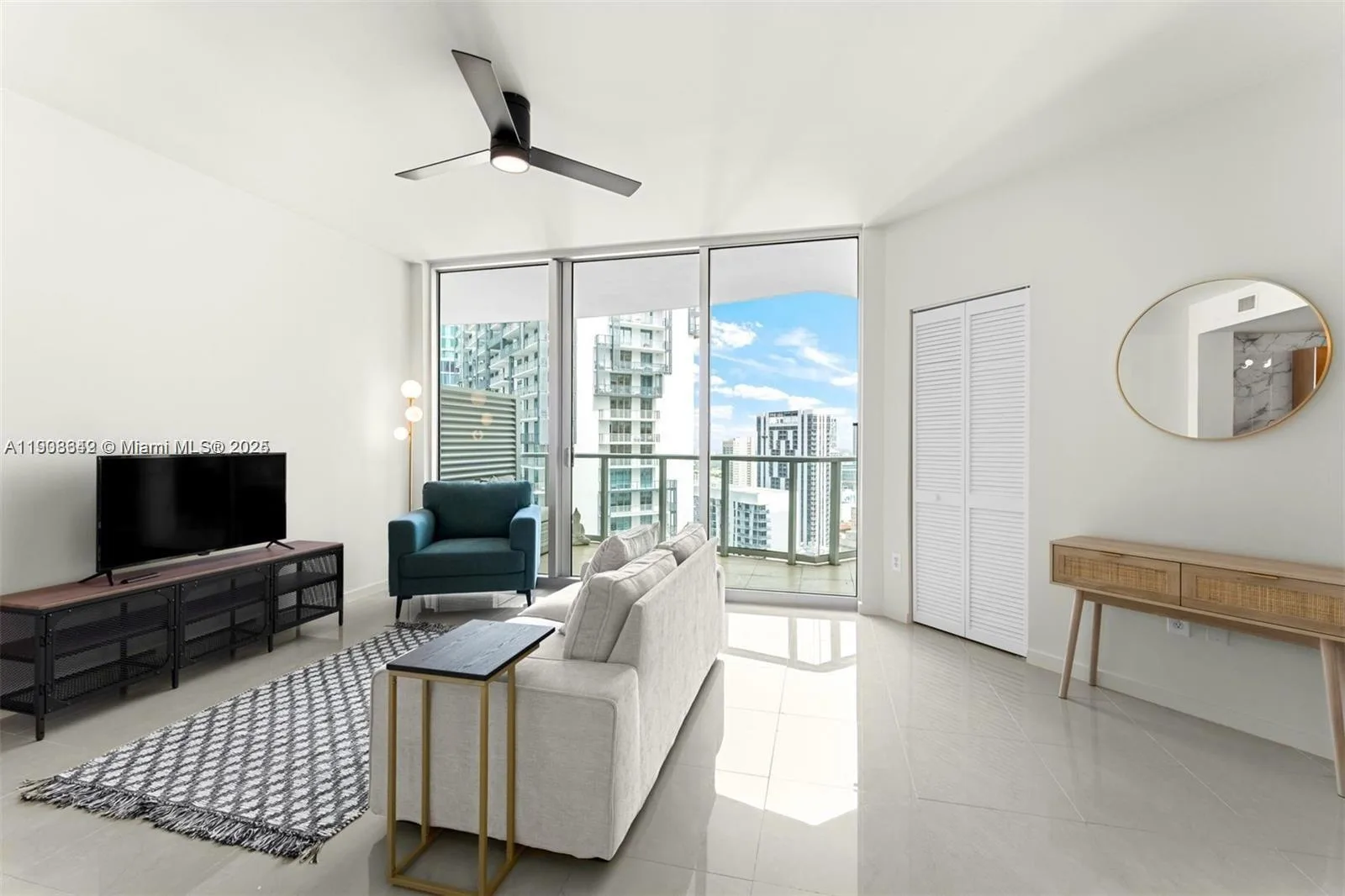300 S Biscayne Blvd # T-3407, Miami, FL 33131