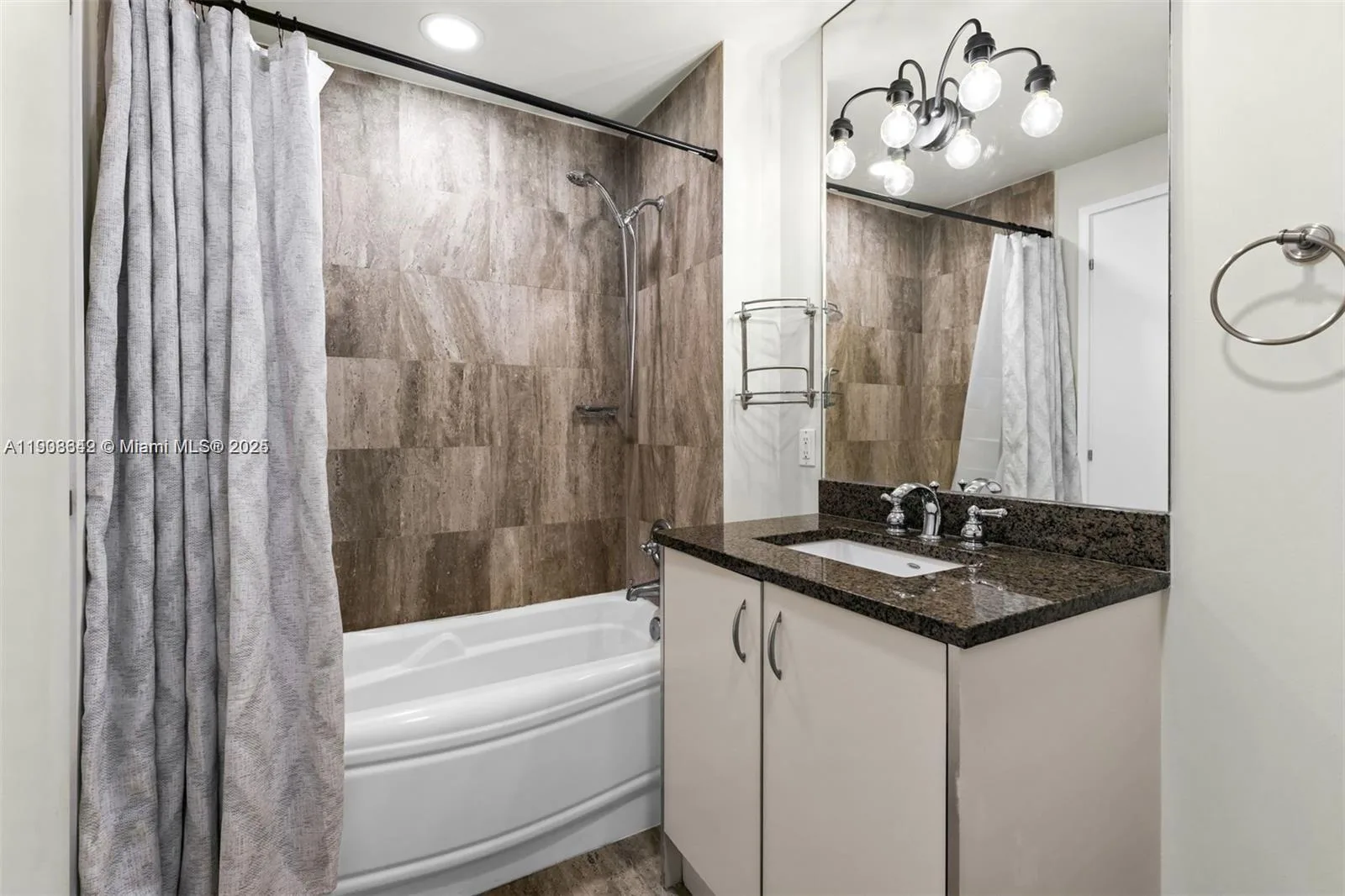 300 S Biscayne Blvd # T-3407, Miami, FL 33131 photo 12
