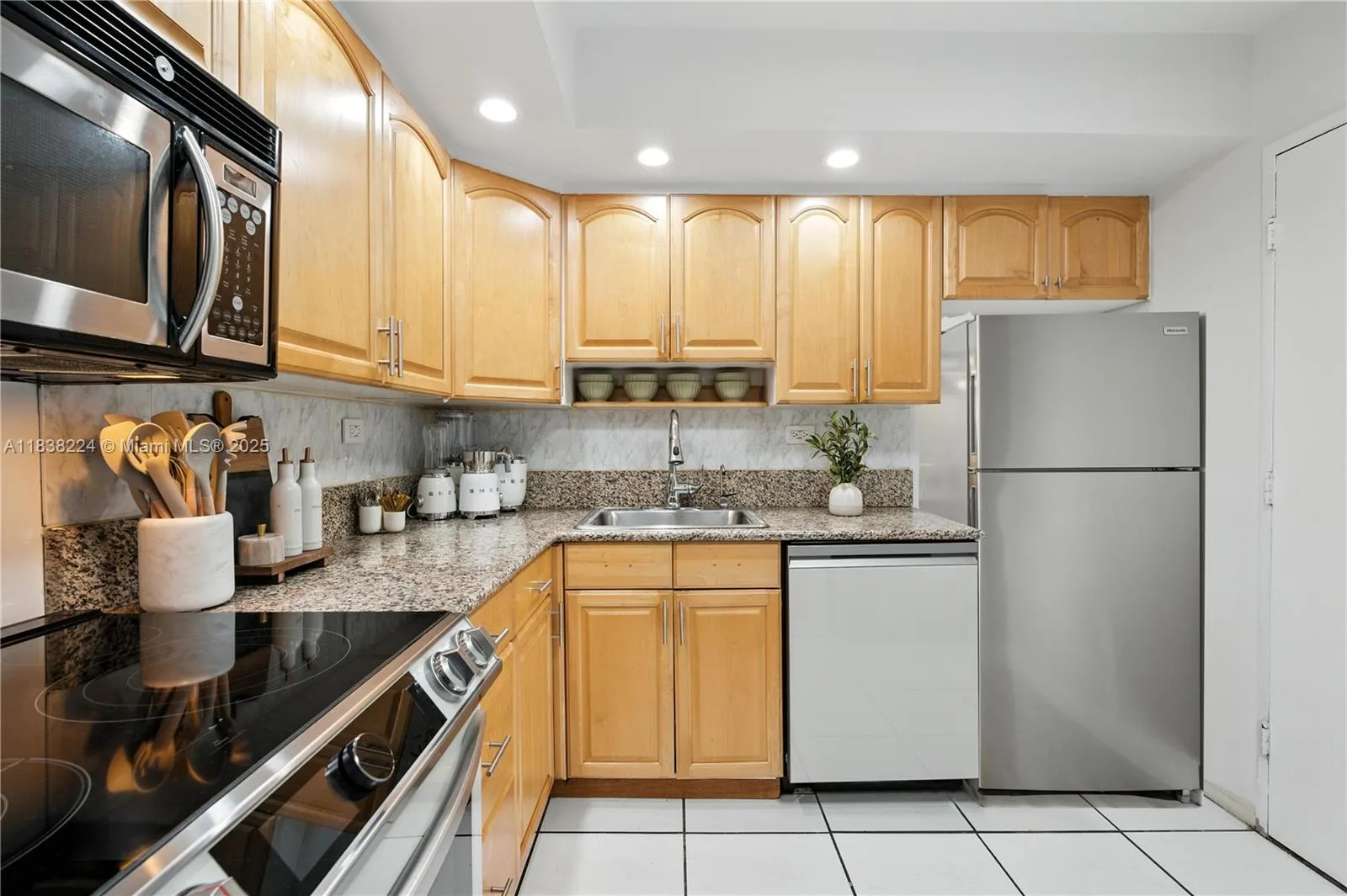 5555 Collins Ave # 6W, Miami Beach, FL 33140 photo 10