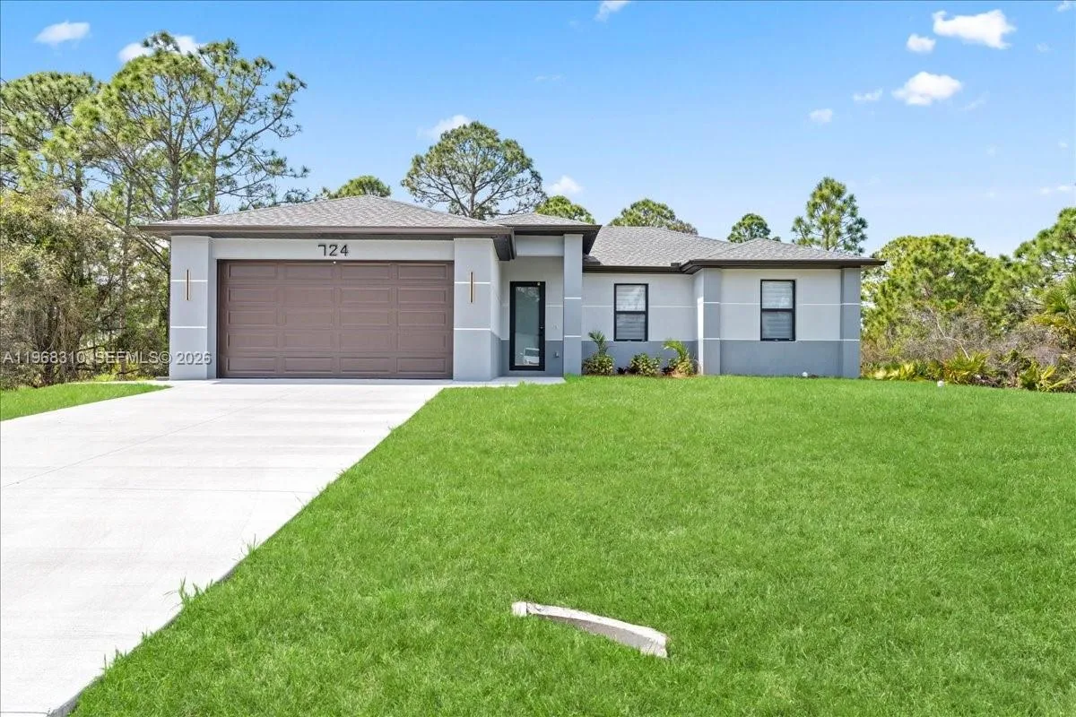 724 Drury Ave, Lehigh Acres, FL 33974
