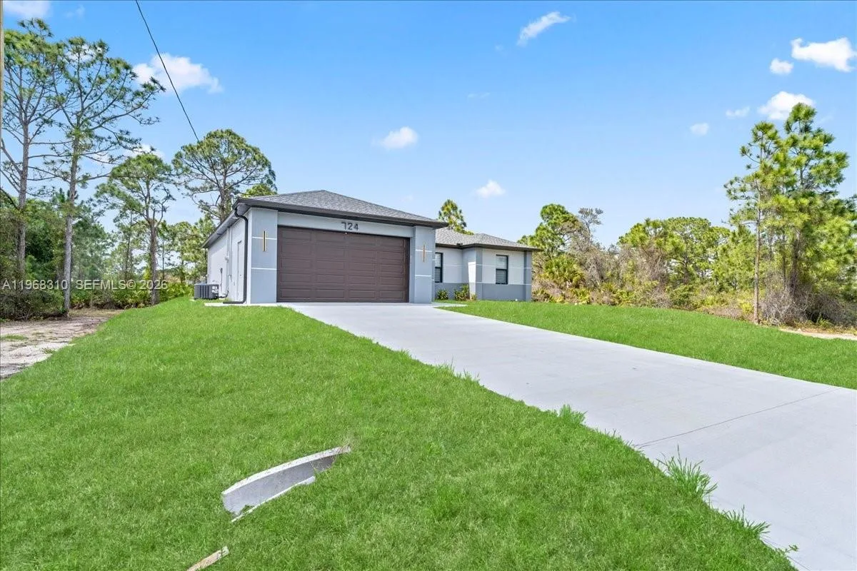 724 Drury Ave, Lehigh Acres, FL 33974 photo 4