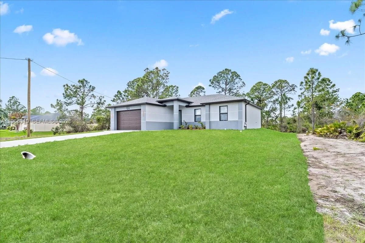 724 Drury Ave, Lehigh Acres, FL 33974 photo 5
