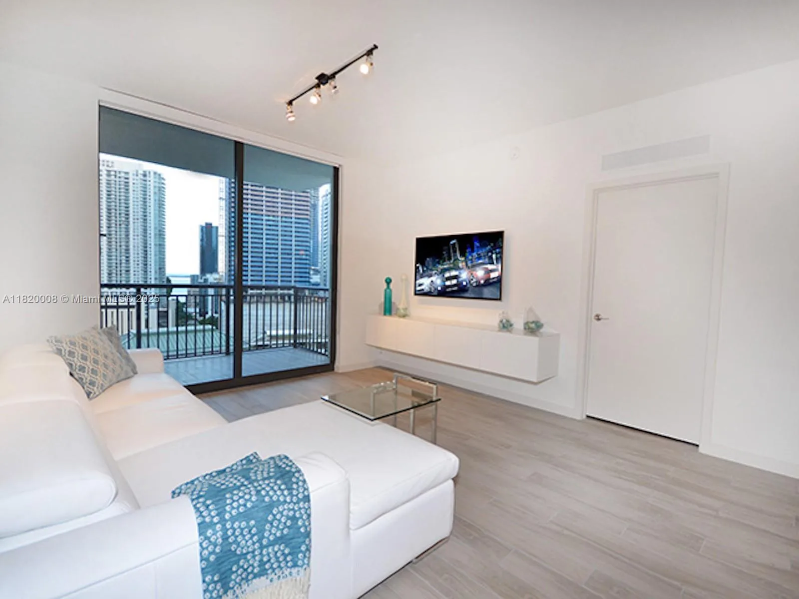 999 SW 1st Ave # 1611, Miami, FL 33130 photo 12