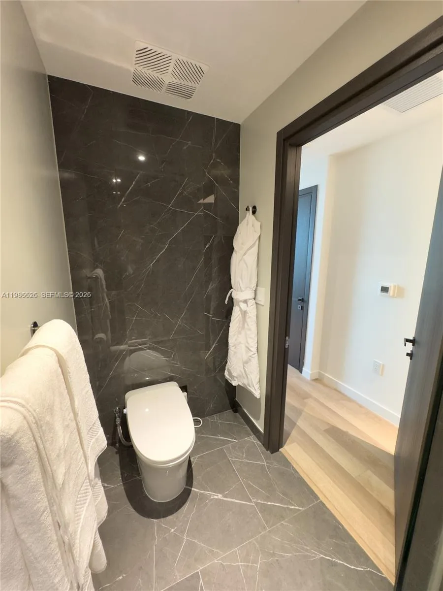 20 NE 11th St # 3006A, Miami, FL 33132 photo 10
