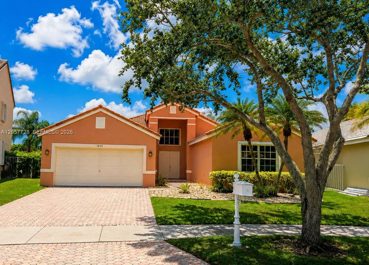 1041 Cedar Falls Dr, Weston, FL 33327