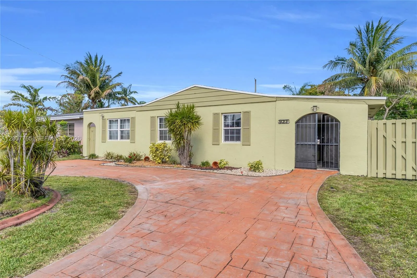 921 N 31st Ct, Hollywood, FL 33021