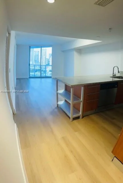 185 SW 7th St # 1605, Miami, FL 33130 photo 11