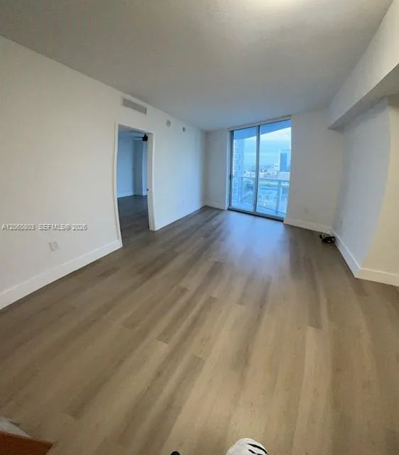 185 SW 7th St # 1605, Miami, FL 33130 photo 12
