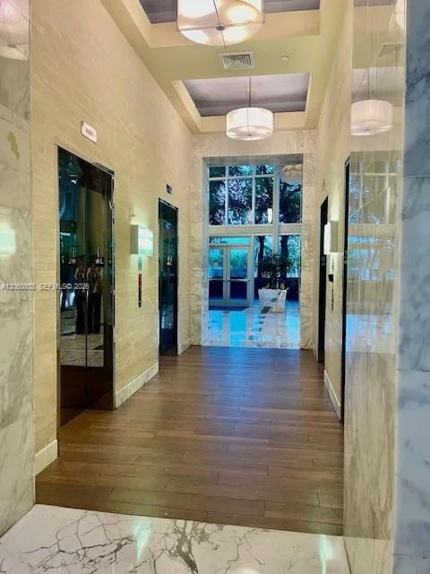 185 SW 7th St # 1605, Miami, FL 33130 photo 6