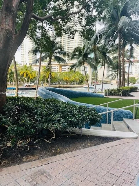 185 SW 7th St # 1605, Miami, FL 33130 photo 7