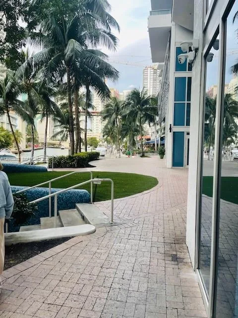 185 SW 7th St # 1605, Miami, FL 33130 photo 8