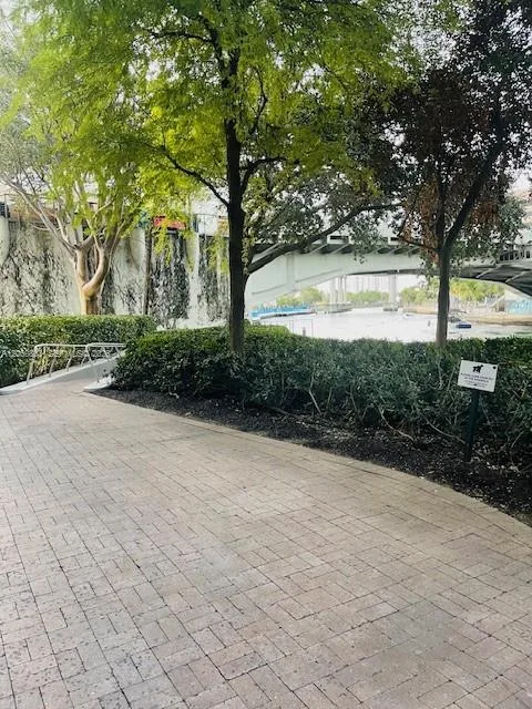 185 SW 7th St # 1605, Miami, FL 33130 photo 9