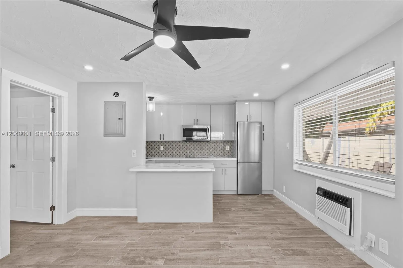 1634 NE 4th Pl, Fort Lauderdale, FL 33301 photo 2