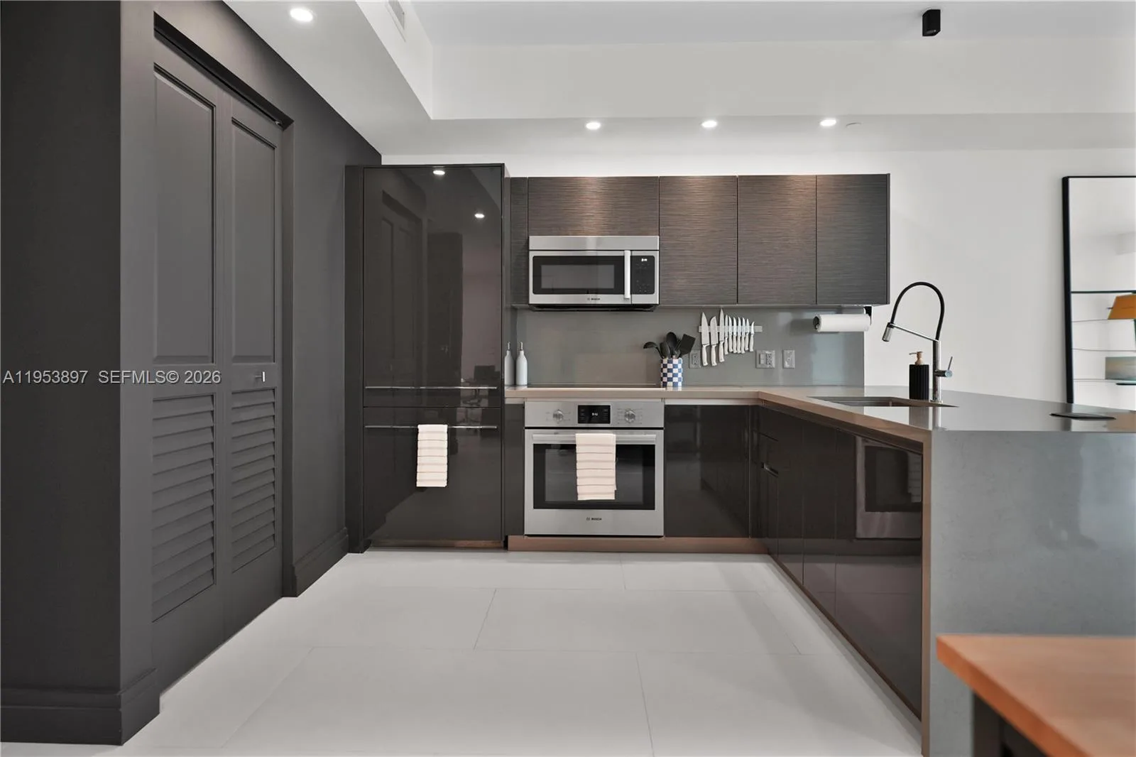 1080 Brickell Ave # 1802, Miami, FL 33131 photo 5