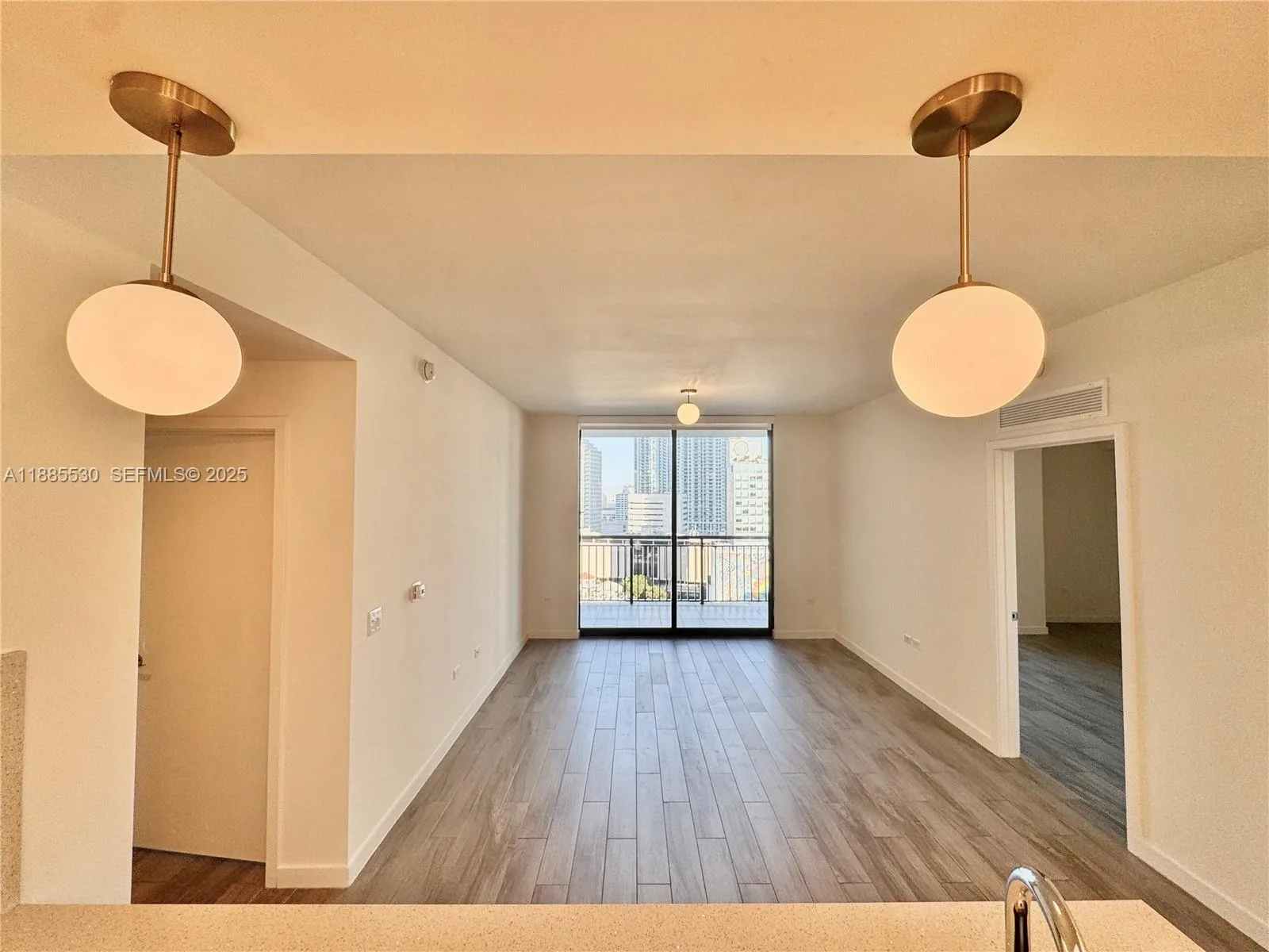999 SW 1st Ave # 1811, Miami, FL 33130