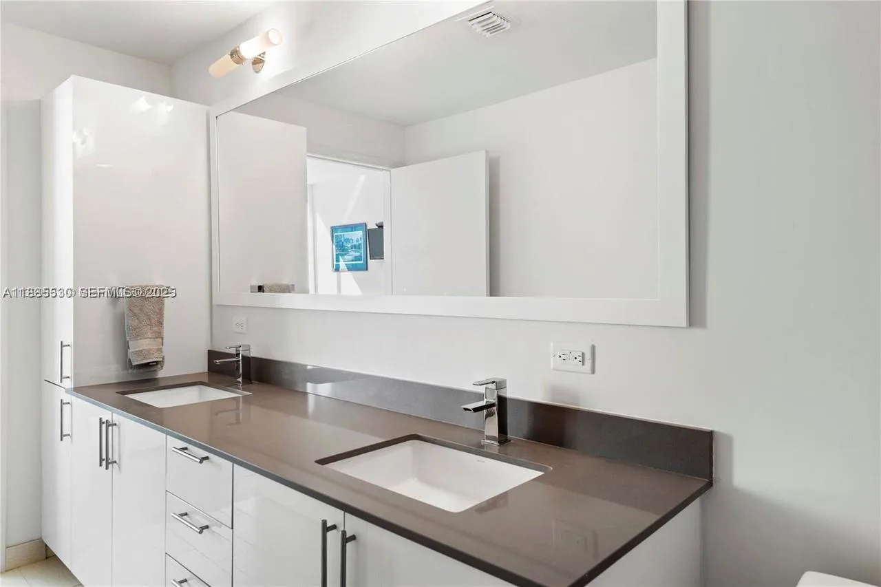 999 SW 1st Ave # 1811, Miami, FL 33130 photo 12