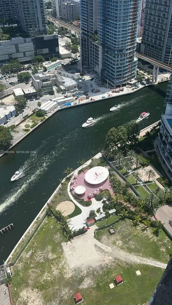 350 S Miami Ave # 3904, Miami, FL 33130 photo 4