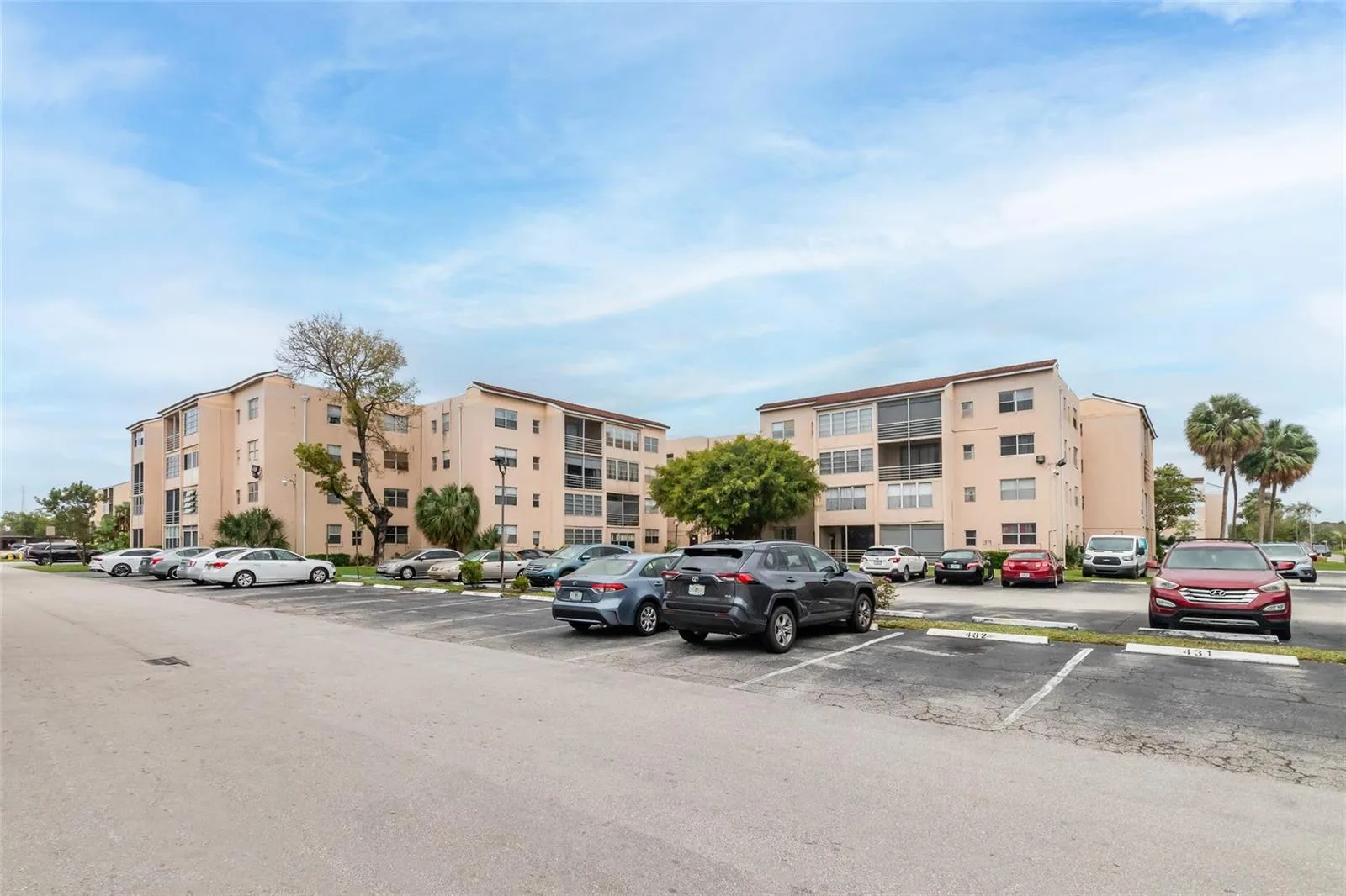 2840 Somerset Drive # 403, Lauderdale Lakes, FL 33311