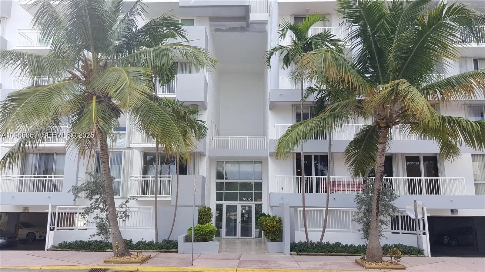 7832 Collins Ave # 403, Miami Beach, FL 33141