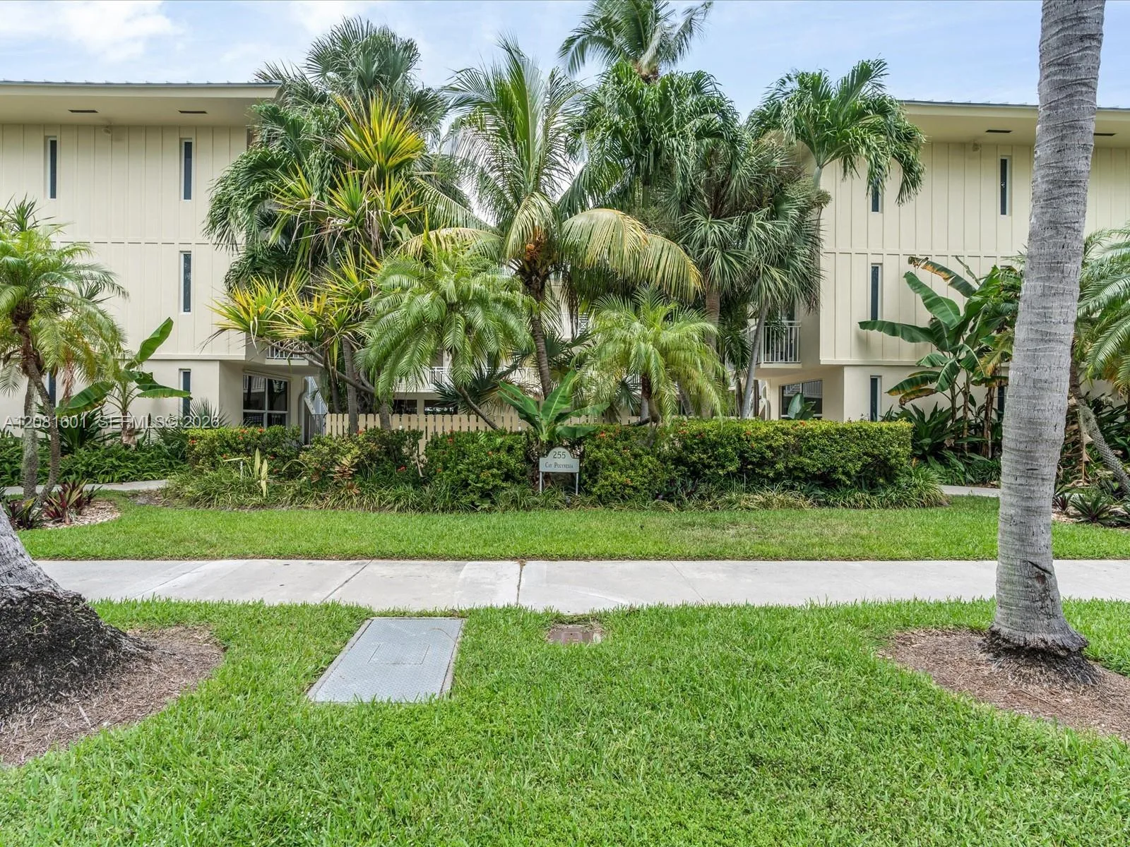 255 Sunrise Dr # 307, Key Biscayne, FL 33149